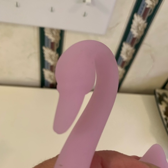 Fenton Lavender Satin Swan Figurine - Picture 8 of 9